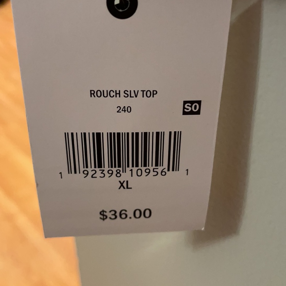 Cute fall Rouch  sleeve blouse. - Picture 3 of 4